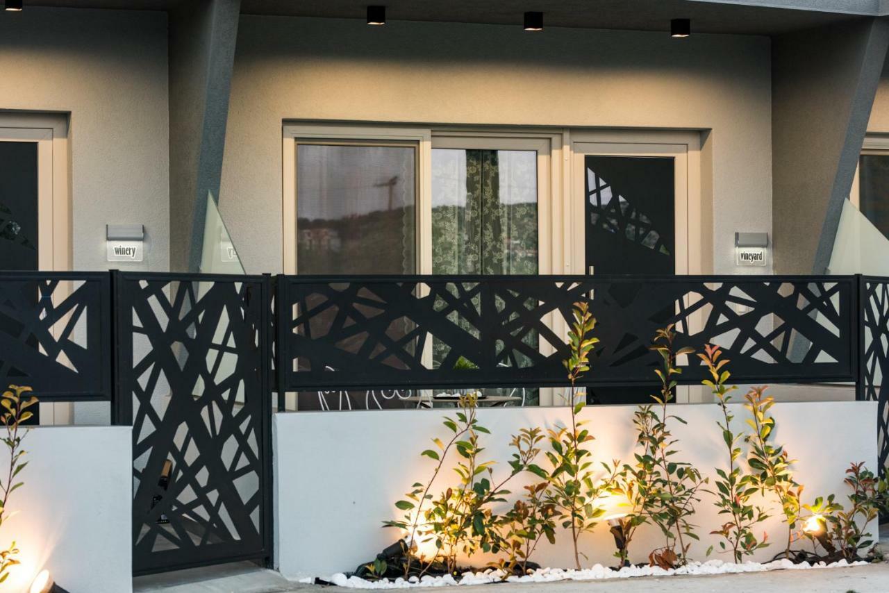 Oinoelia Luxury Suites & Residence Potos Exterior photo